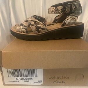 Clarks Jillian Bella Sandals Leather Snake print like new condition